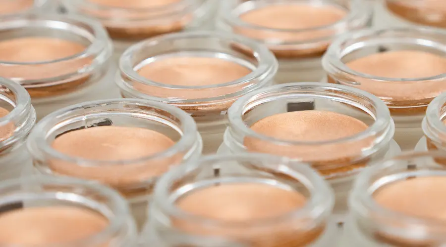 Cosmetic manufacturing trends in 2026 featuring skincare, hair care, sustainable packaging, hybrid products, and beauty product development.